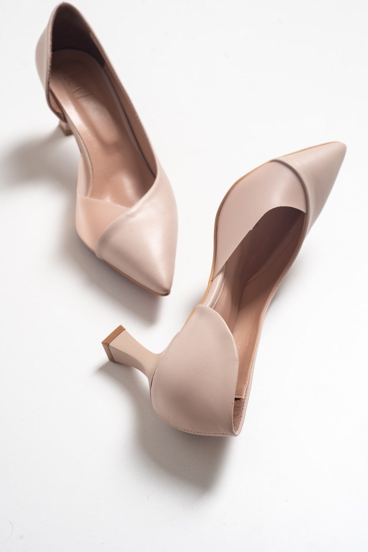 Vera Tan Pointed Toe Pump – front three-quarter view showing leather, SimmiUnique