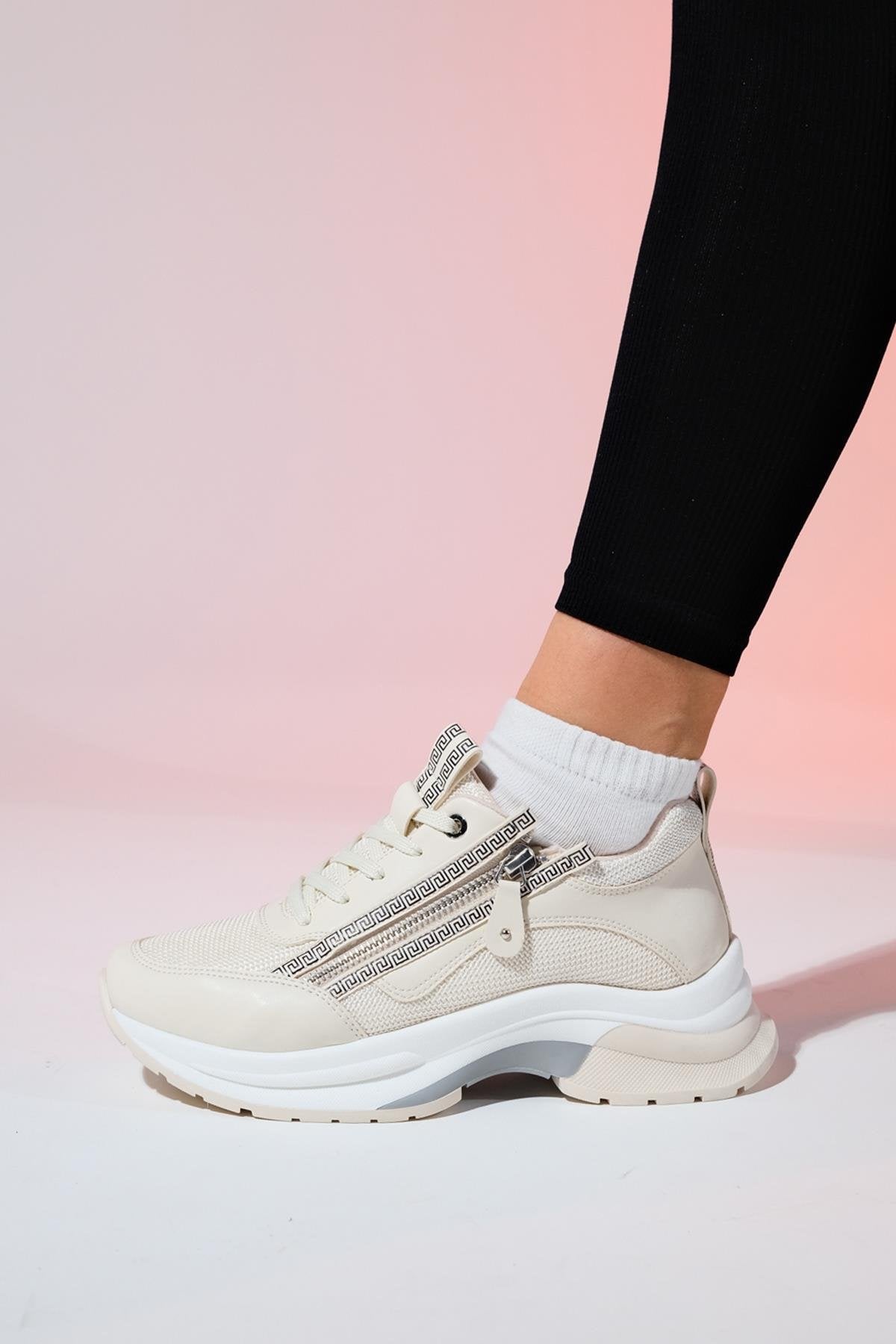 Oude - Ecru Zippered Platform Sneaker – heel view showing leather, red, SimmiUnique