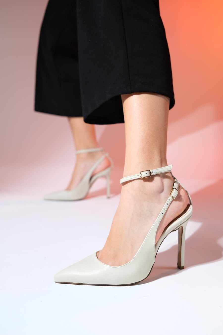 Ubuntu - Ecru Pointed Toe High Heel Pump