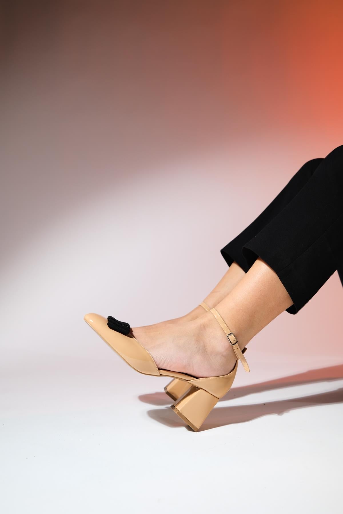 Brit - Taupe Patent Bow Block Heel Pump – sole view showing bow, leather, SimmiUnique
