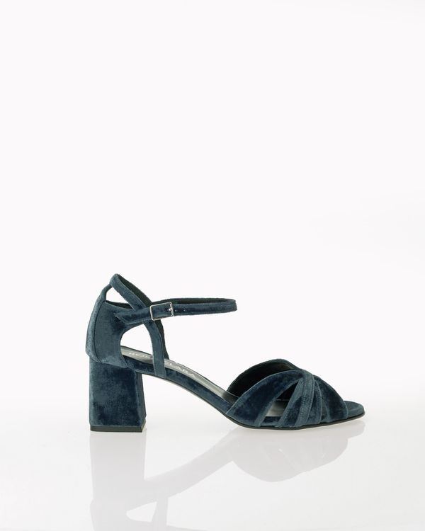 Cocktail sandal in velvet