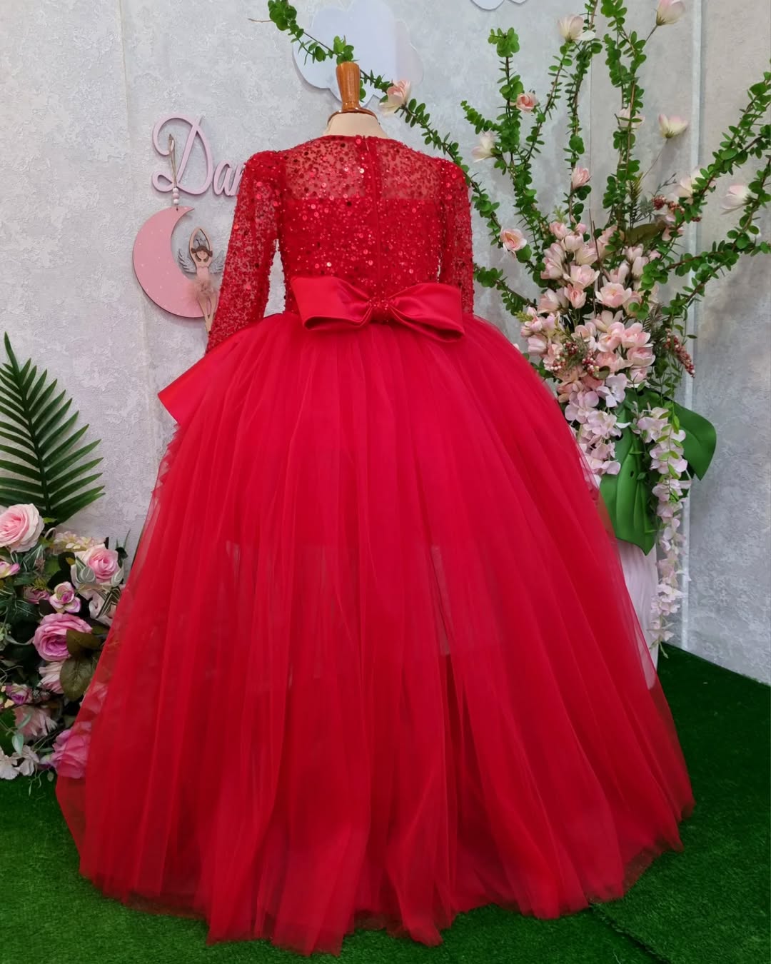 Bridal Amanda Red – styled look