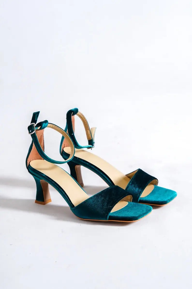 GREEN VELVET ANKLE STRAPS LOW ONE BAND HEELS Sample Product