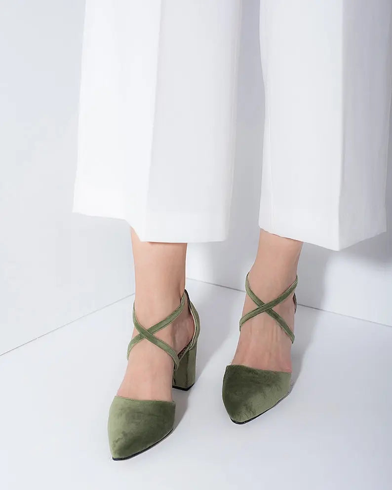 Green Velvet Wedding Shoes – close-up
