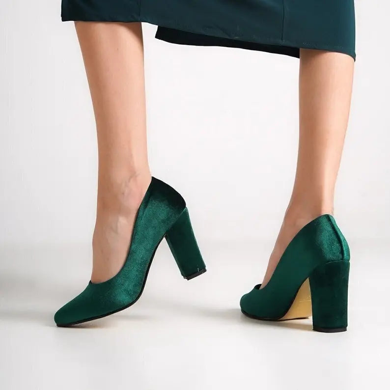Handmade Classic Velvet Women Wedding (Green) – side view