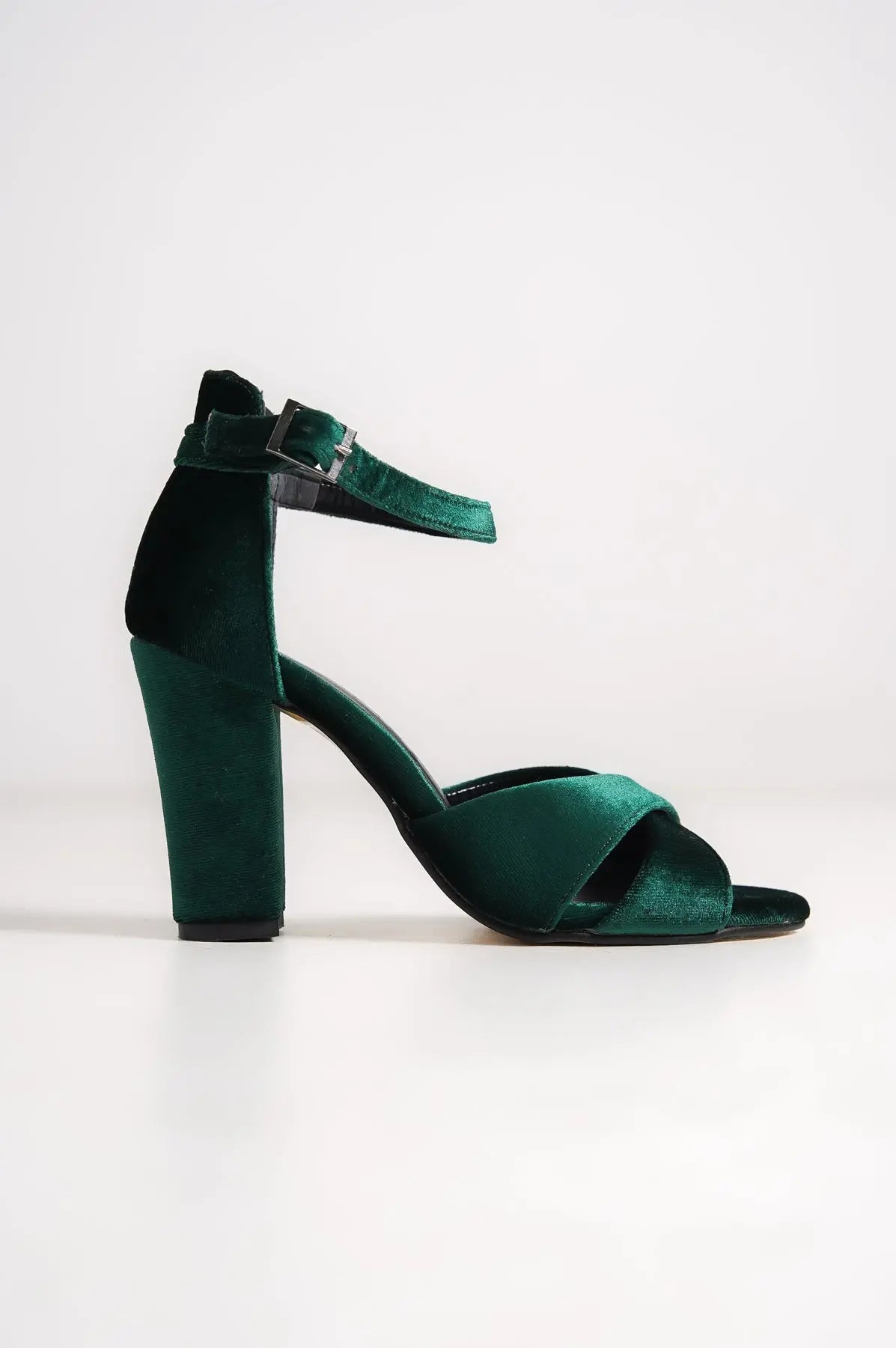 Jany Green Velvet Bridal Shoes – close-up