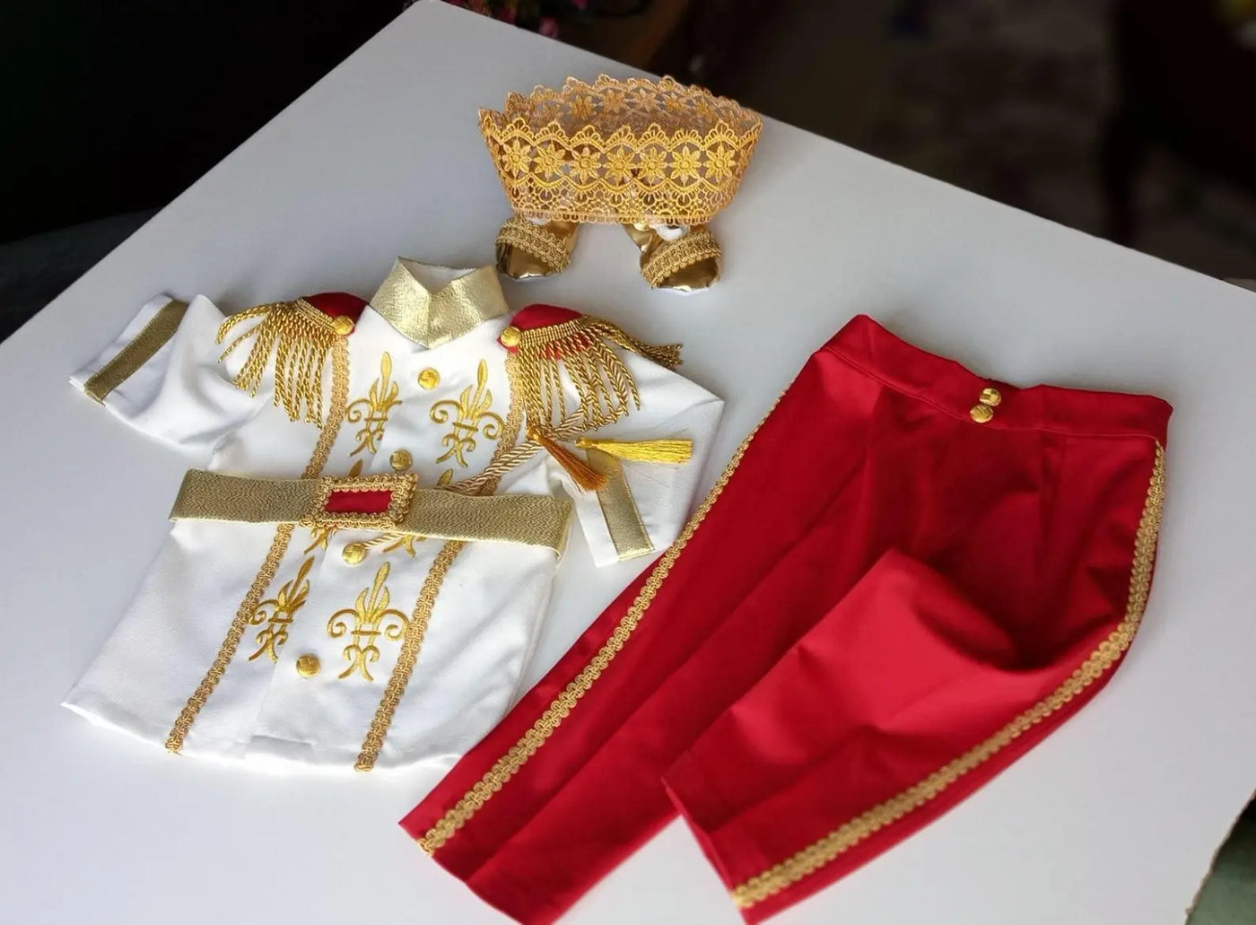 red Prince costumes – side view