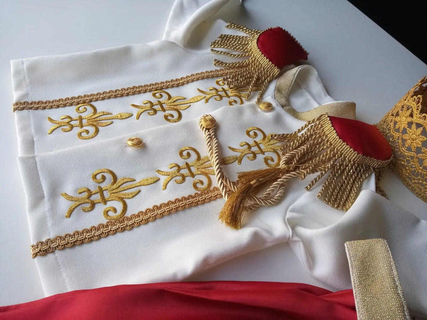 red Prince costumes – full outfit view
