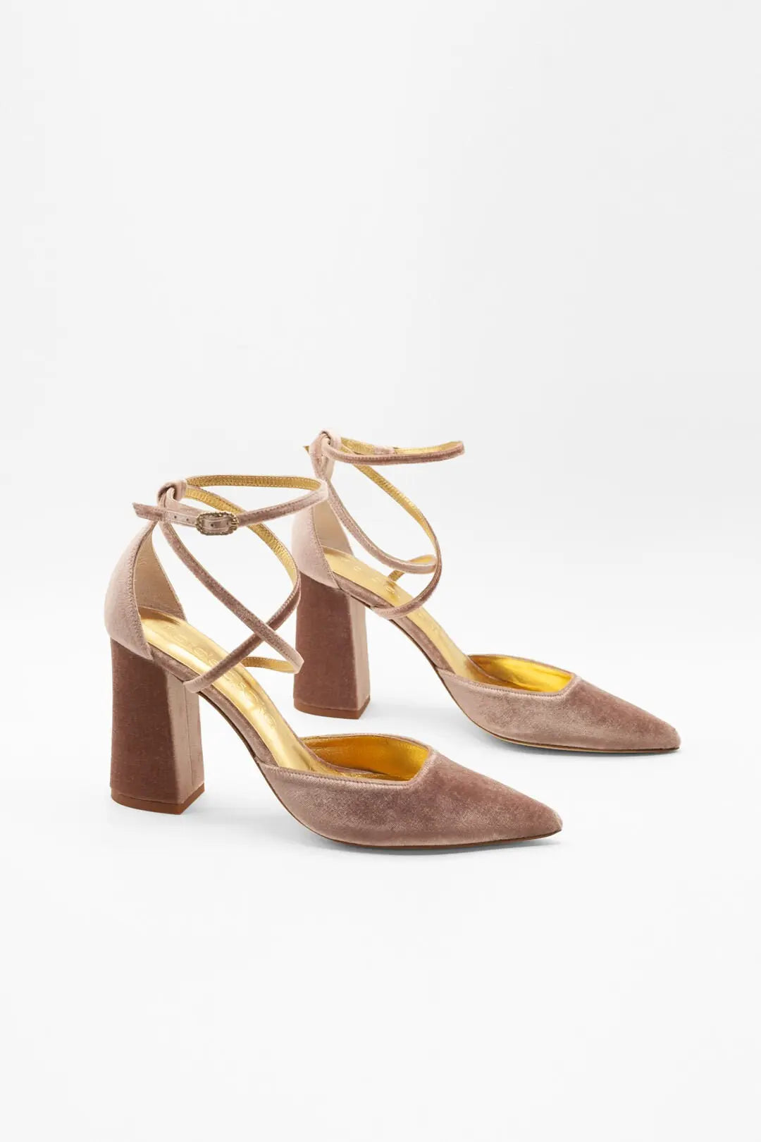Rose Velvet Wedding Shoes – styled look