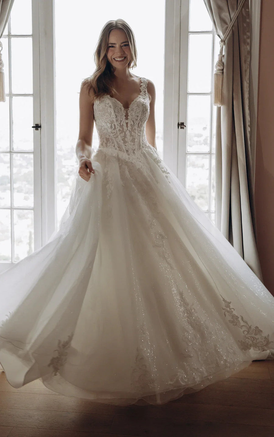 Hallie Sy8314 Wedding Dress | SimmiUnique