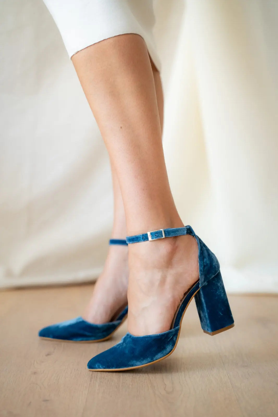 Zapatos De Novia Con Lazada (Blue) – detail shot