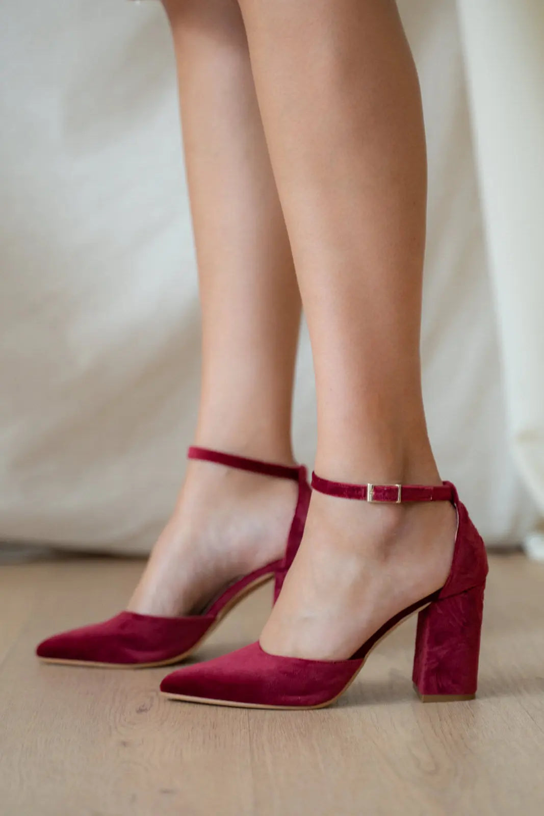 Zapatos De Novia Con Lazada (Red) – side view