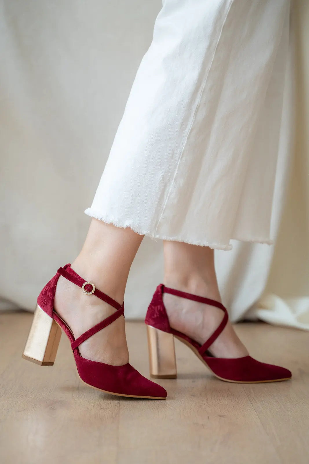 Zapatos De Novia Con Lazada (Red) – full outfit view