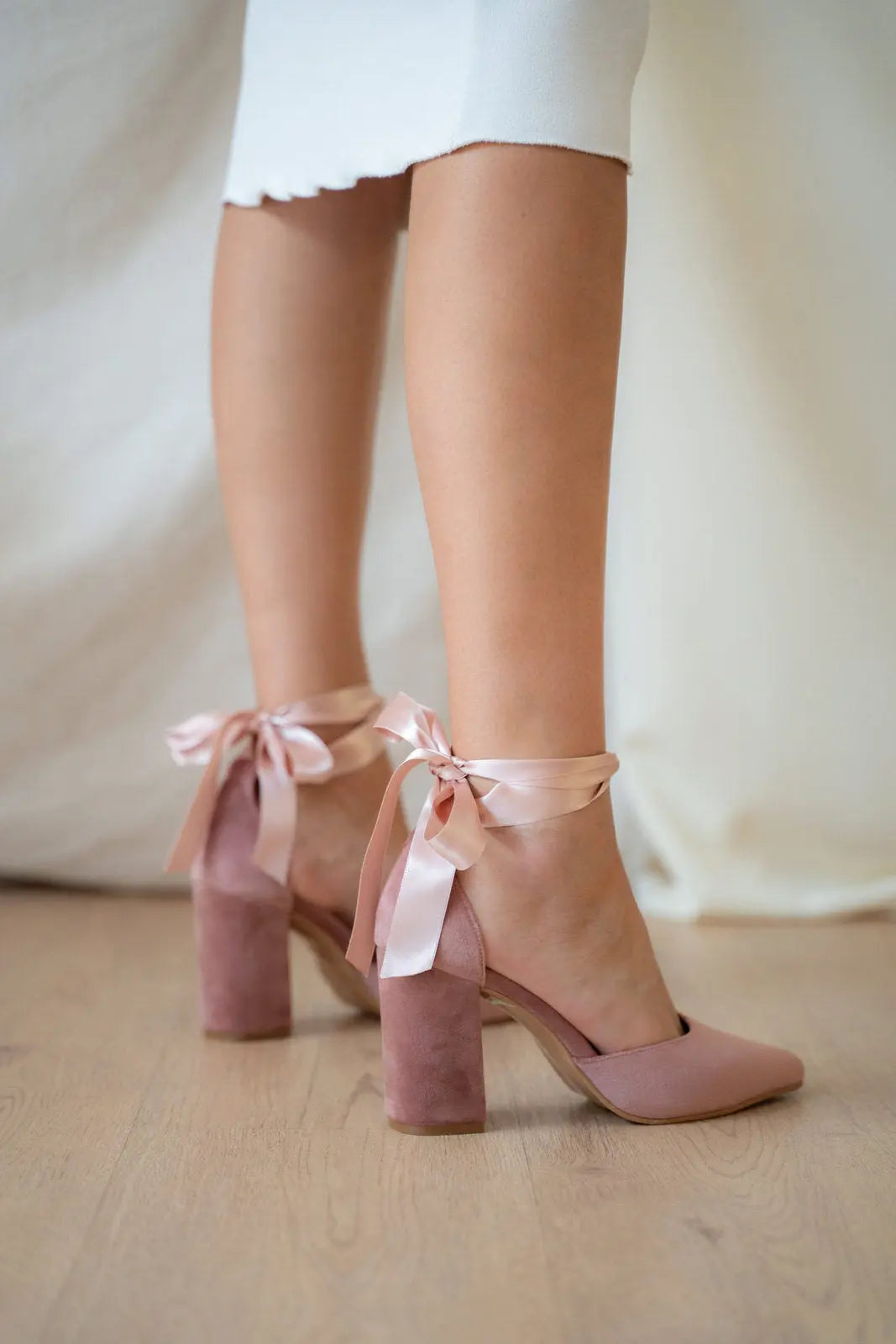 Zapatos De Novia Con Lazada (Pink) – detail shot