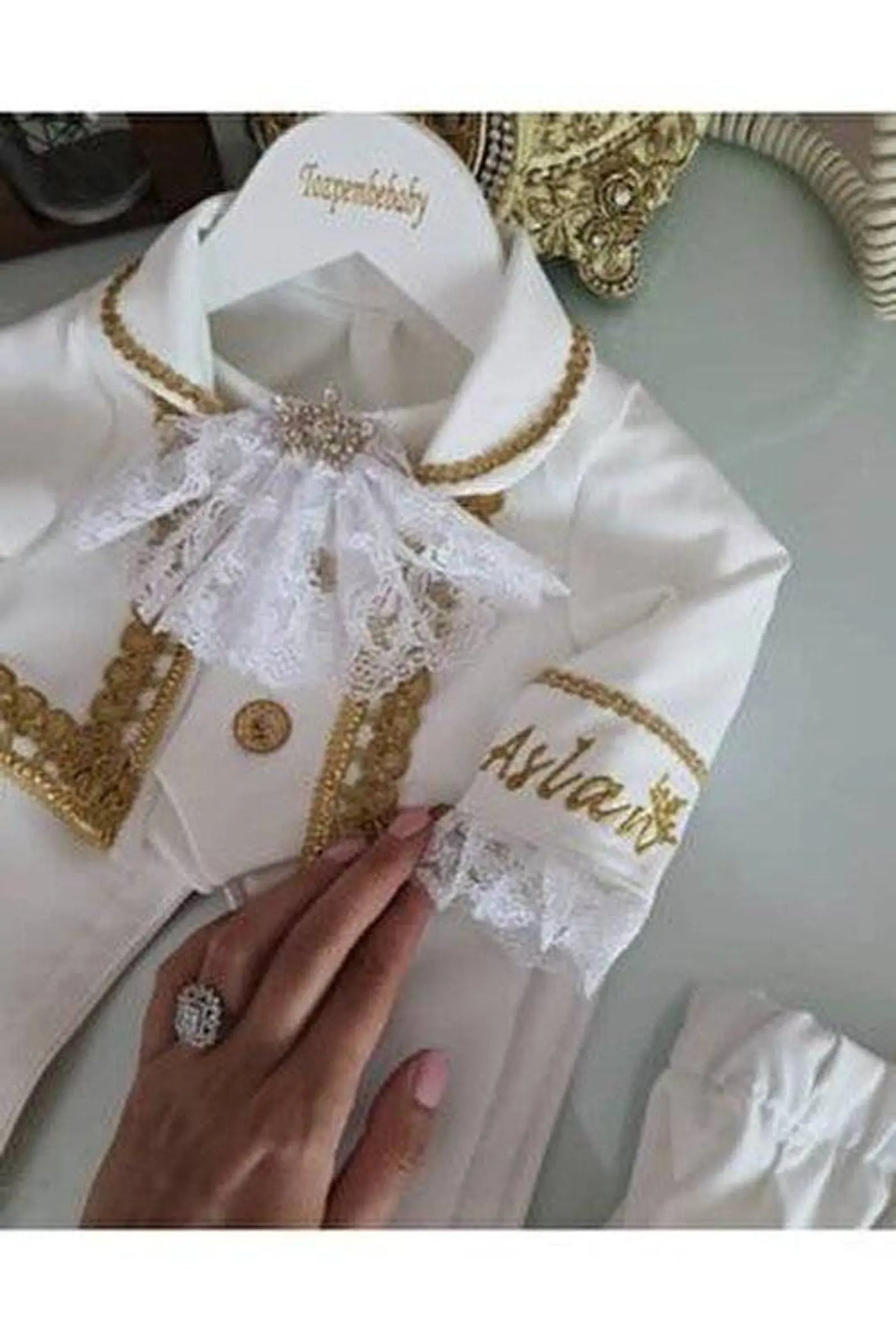 baby prince charming Roberts – full outfit view