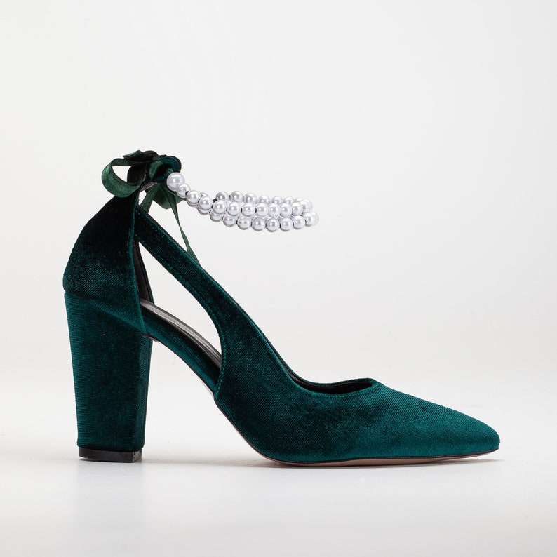 Green Velvet Shoes With Pearls – side view