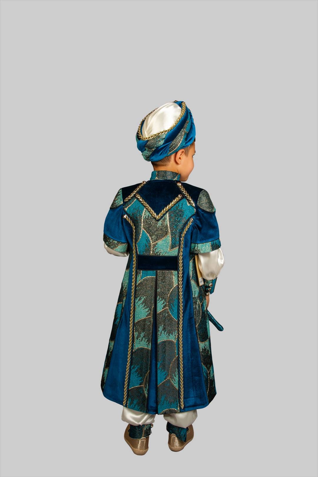 Boy Prince Ottoman Caftan Costume: Newborn Special Day Suit – close-up