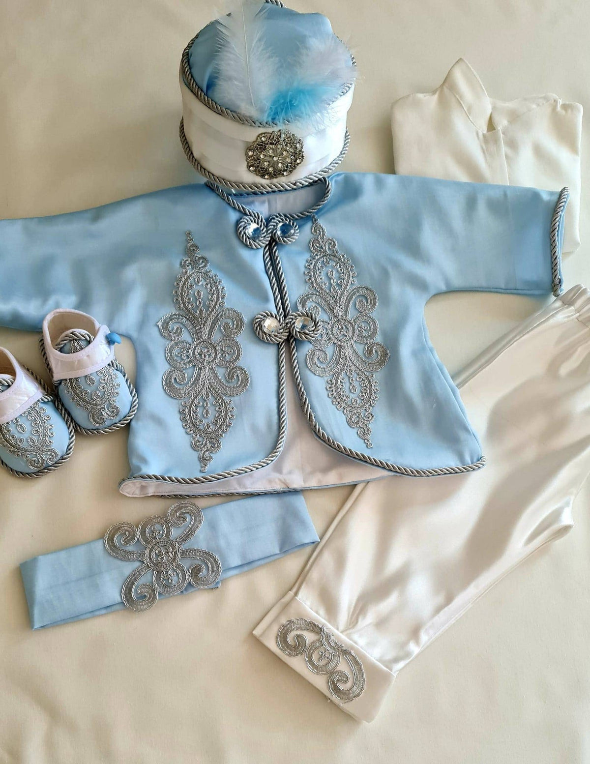 Prince Charming Baby Costume: Embroidered Halloween Outfit – detail shot