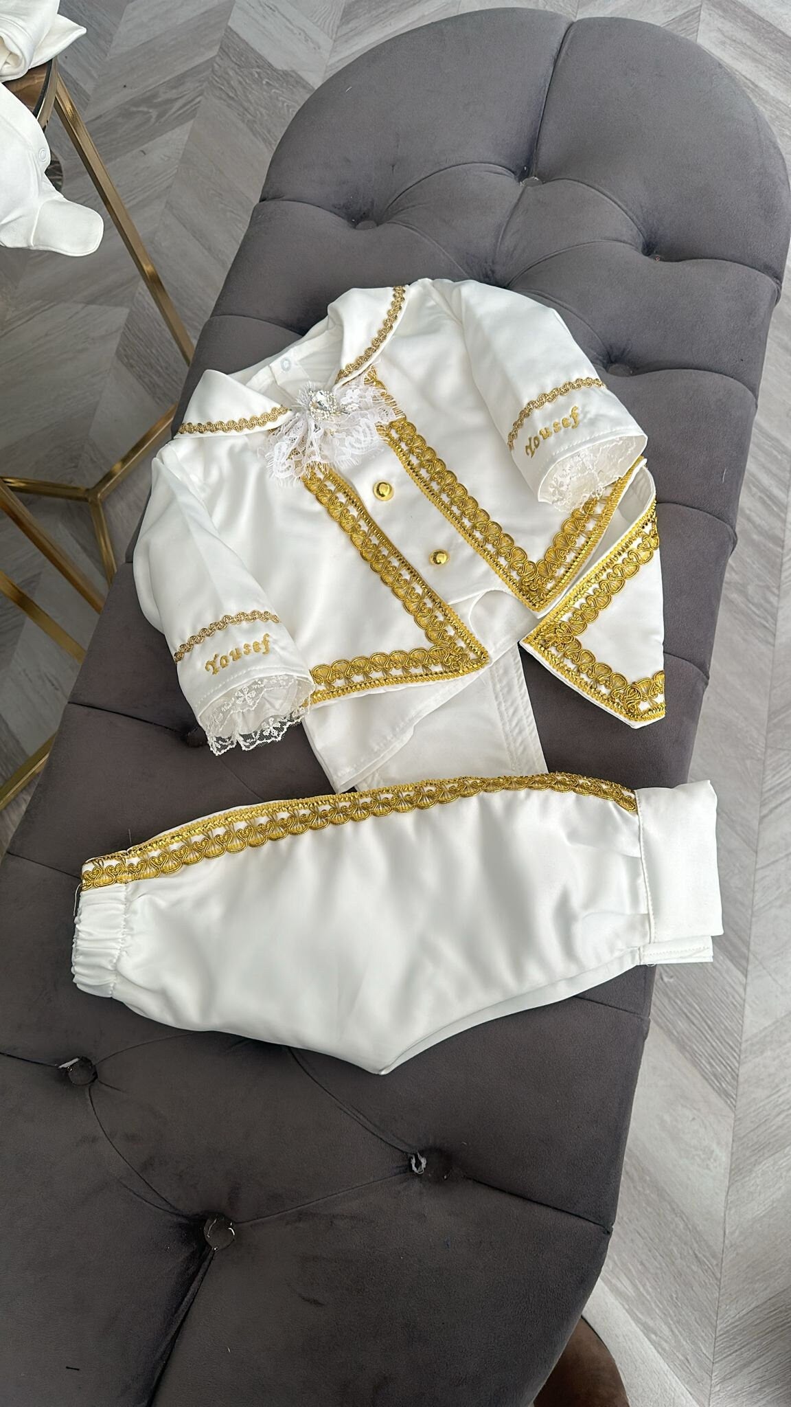 Baby Boy Prince Costume: Elegant 1st Birthday Outfit – close-up