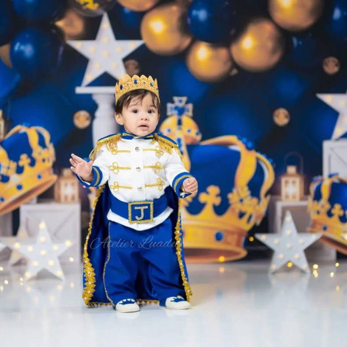 Baby Toddler King Suit (Baby) – close-up