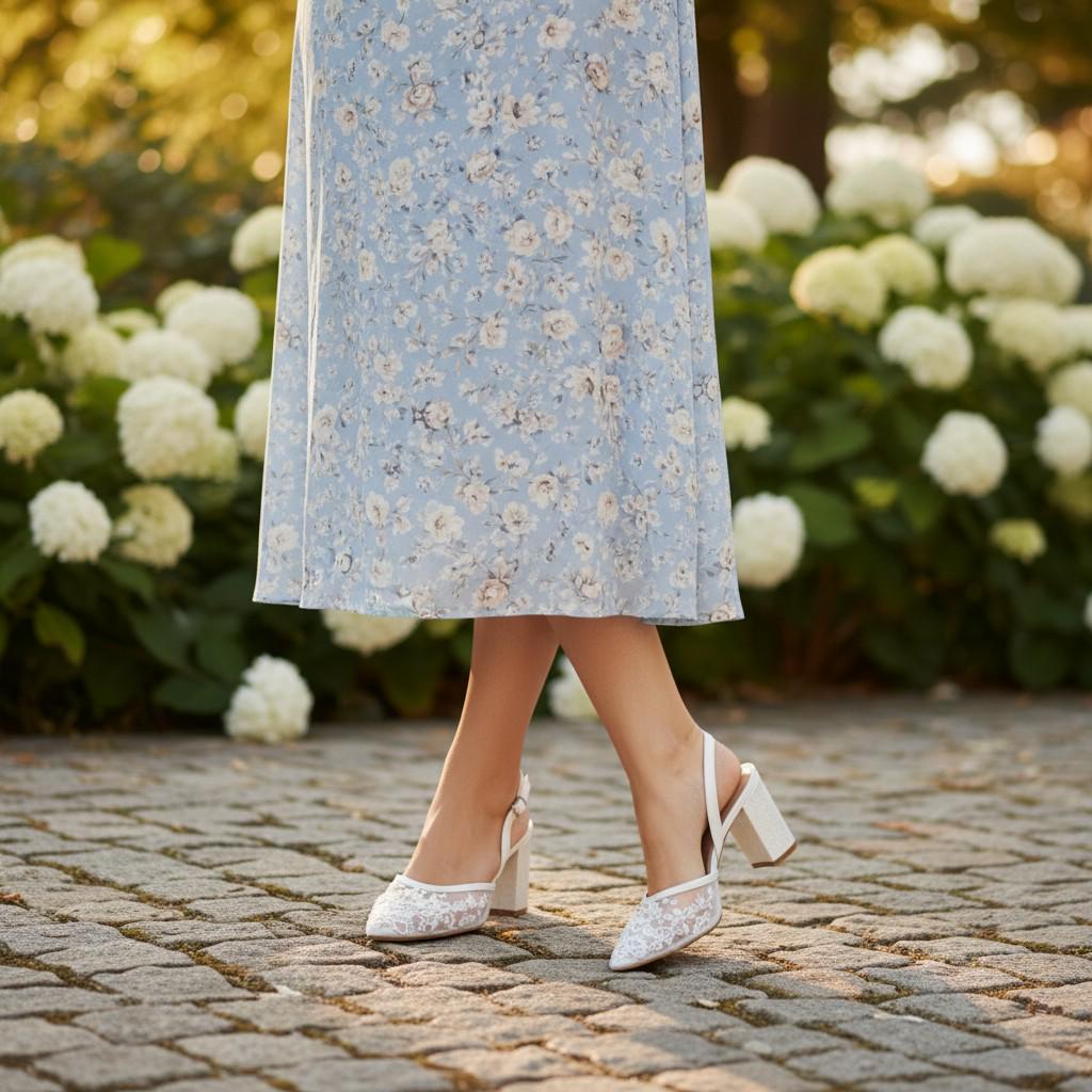 Ivory Lace Slingback Bridal Heels, Elegant Block Heel Wedding Shoes – detail shot